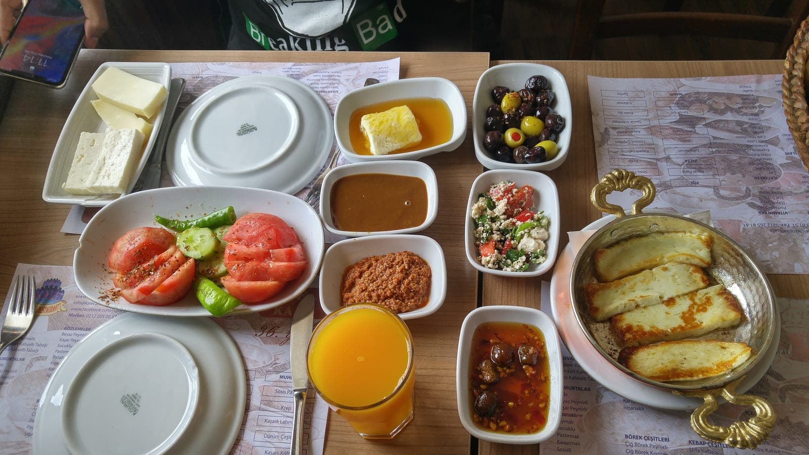 Türkisches Frühstück in Alanya: so funktioniert der Tisch